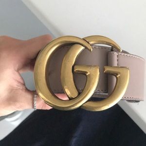 Gucci belt . 100% authentic. Grey / gold